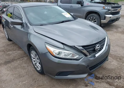 2017 Nissan Altima 2.5 S z USA, uszkodzony, nr VIN 1N4AL3AP8HN364874